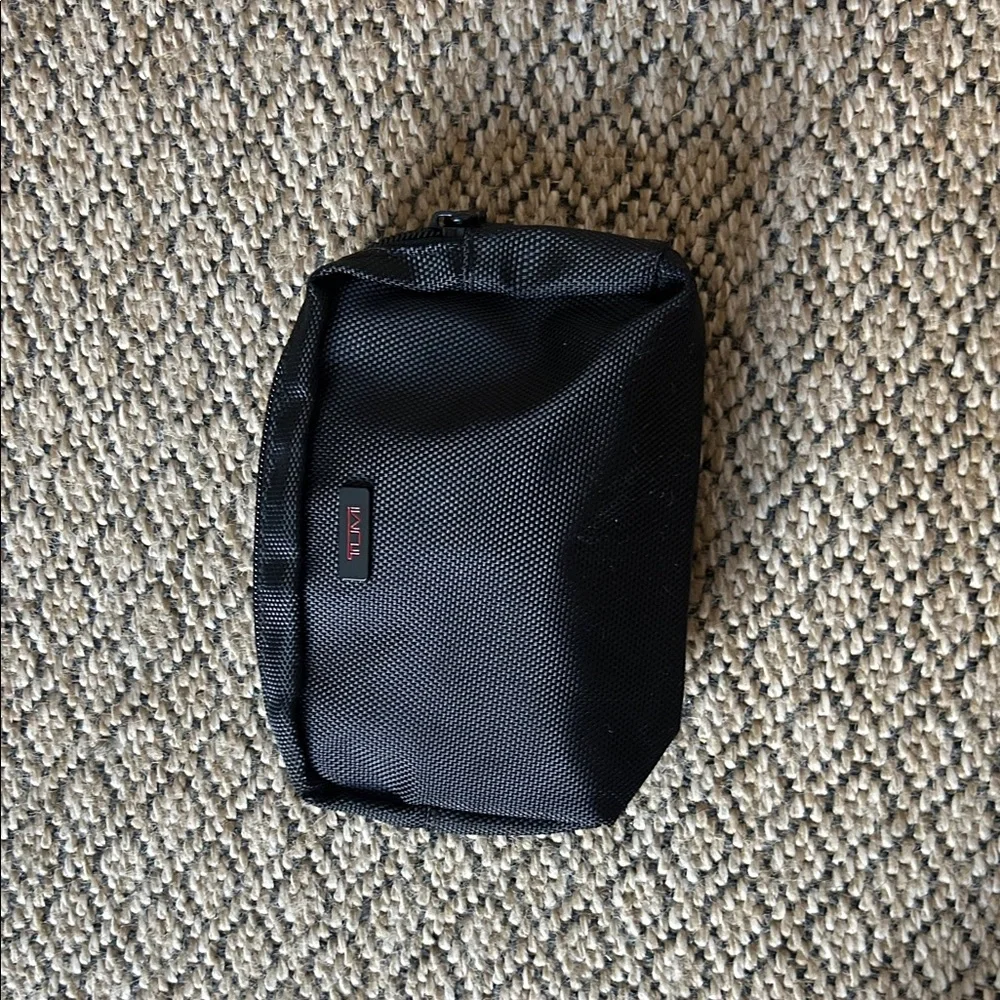 Tumi for Delta Black Toiletry Travel Case